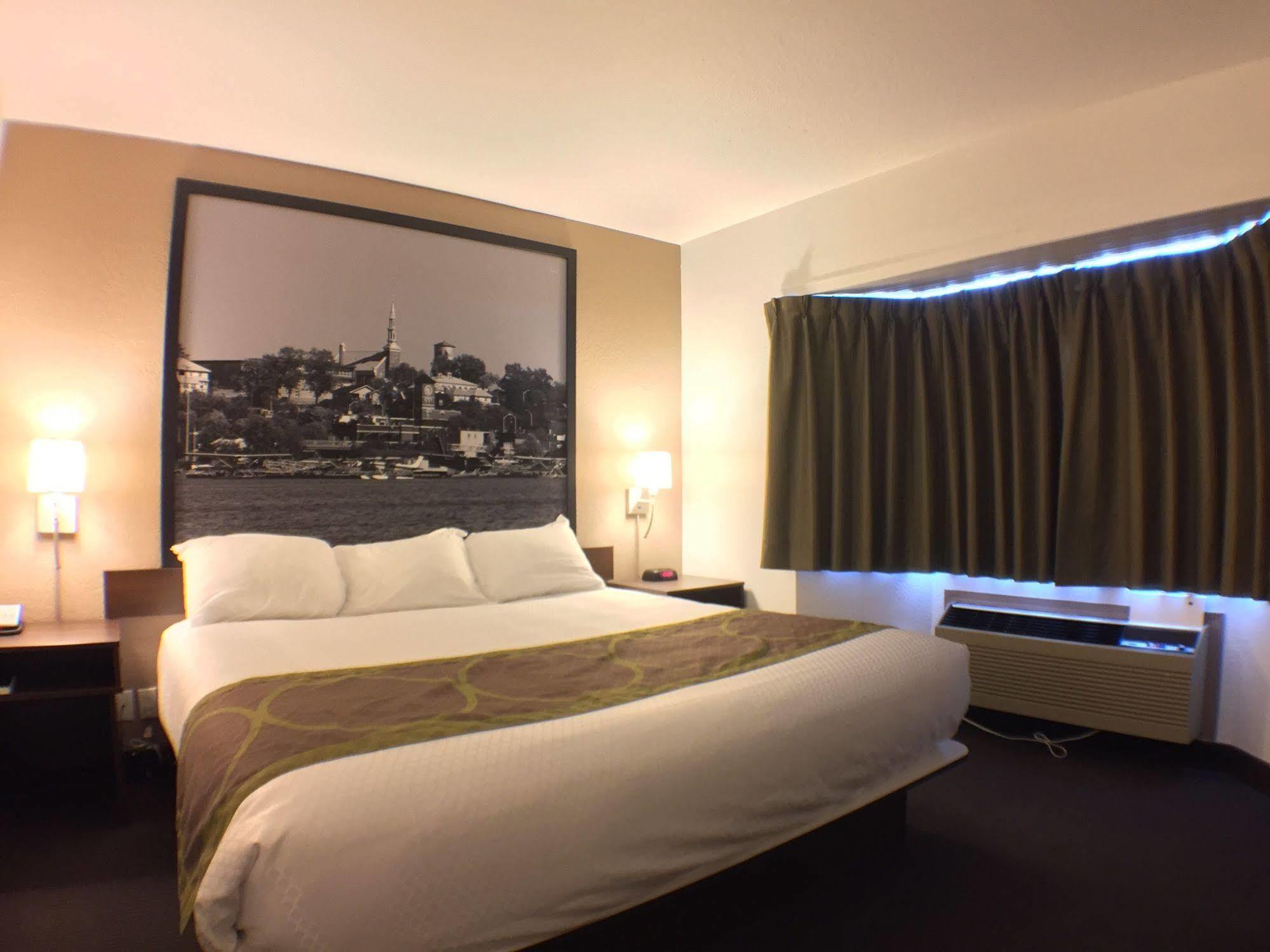 Hotel Super 8 By Wyndham Kenora Exterior foto