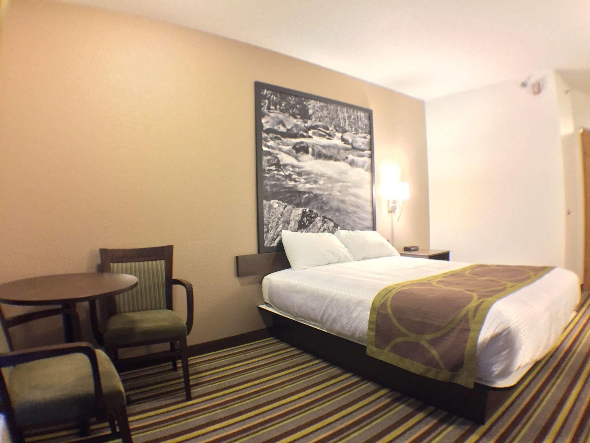 Hotel Super 8 By Wyndham Kenora Exterior foto
